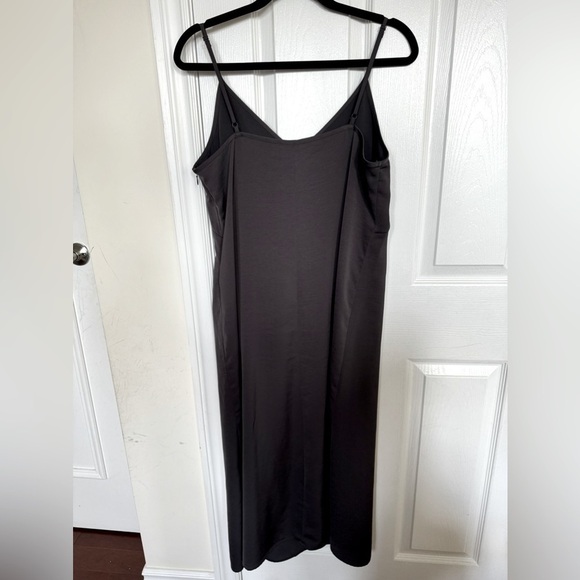 Uniqlo: Camisole  Dress - Picture 8 of 9